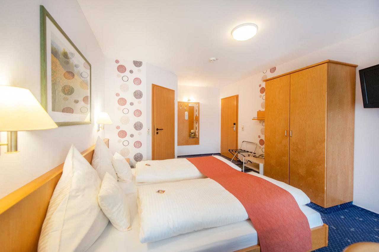 Waldesblick, Hotel-Restaurant Lahr  Pokoj fotografie